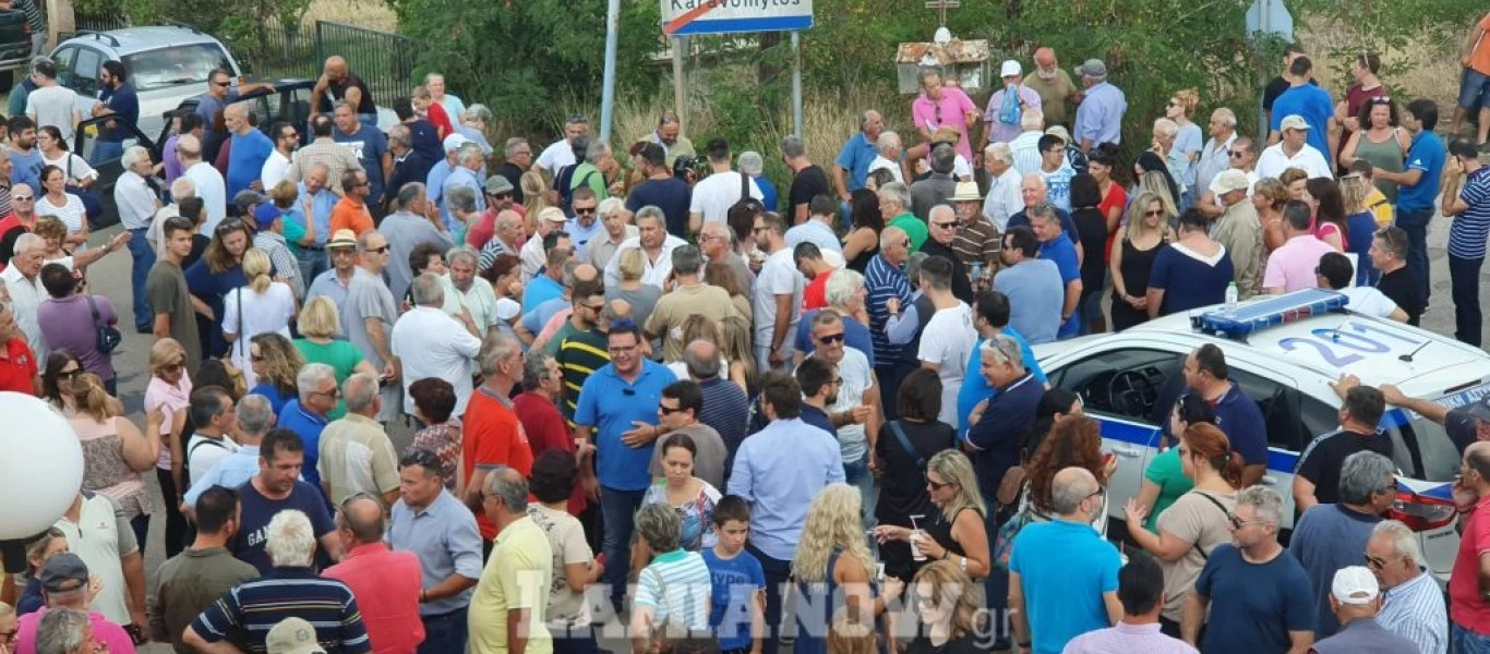 Συνεχίζονται οι κινητοποιήσεις των κατοίκων για τη δημιουργία hot spot στον Καραβόμυλο - Κλείνουν τους δρόμους (βίντεο)